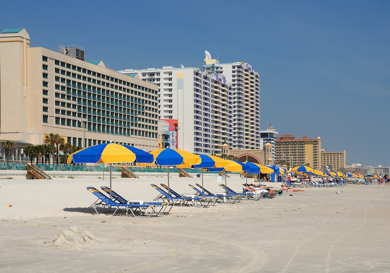 Daytona Beach Florida Seascape  - paulbr75 / Pixabay