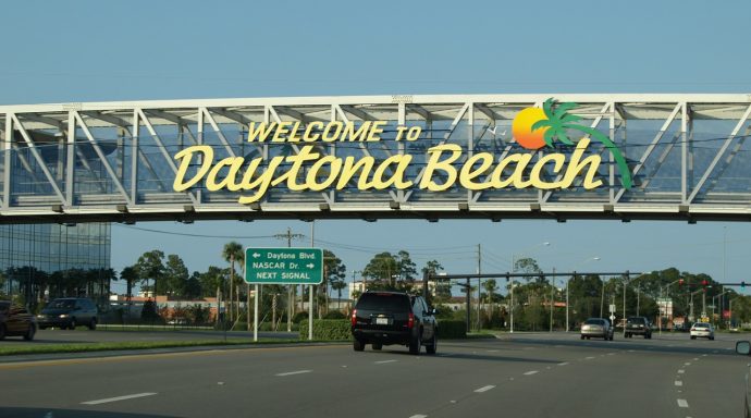 Daytona Daytona Beach Florida  - tsreptilien / Pixabay